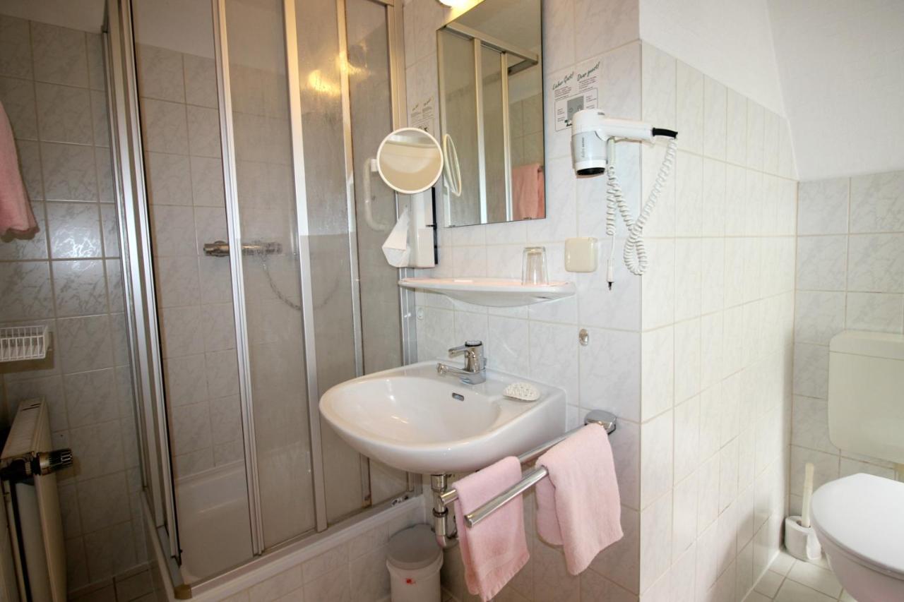 איינבק Hotel-Garni Haus Johanna מראה חיצוני תמונה